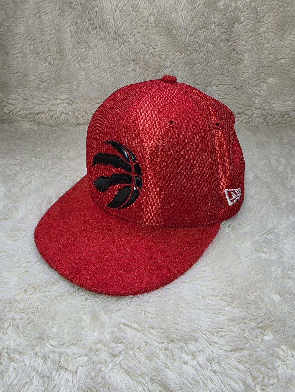 Toronto Raptors New Era 59FIFTY Fitted Hat Red Mesh Courtside Cap Size 7 Rare